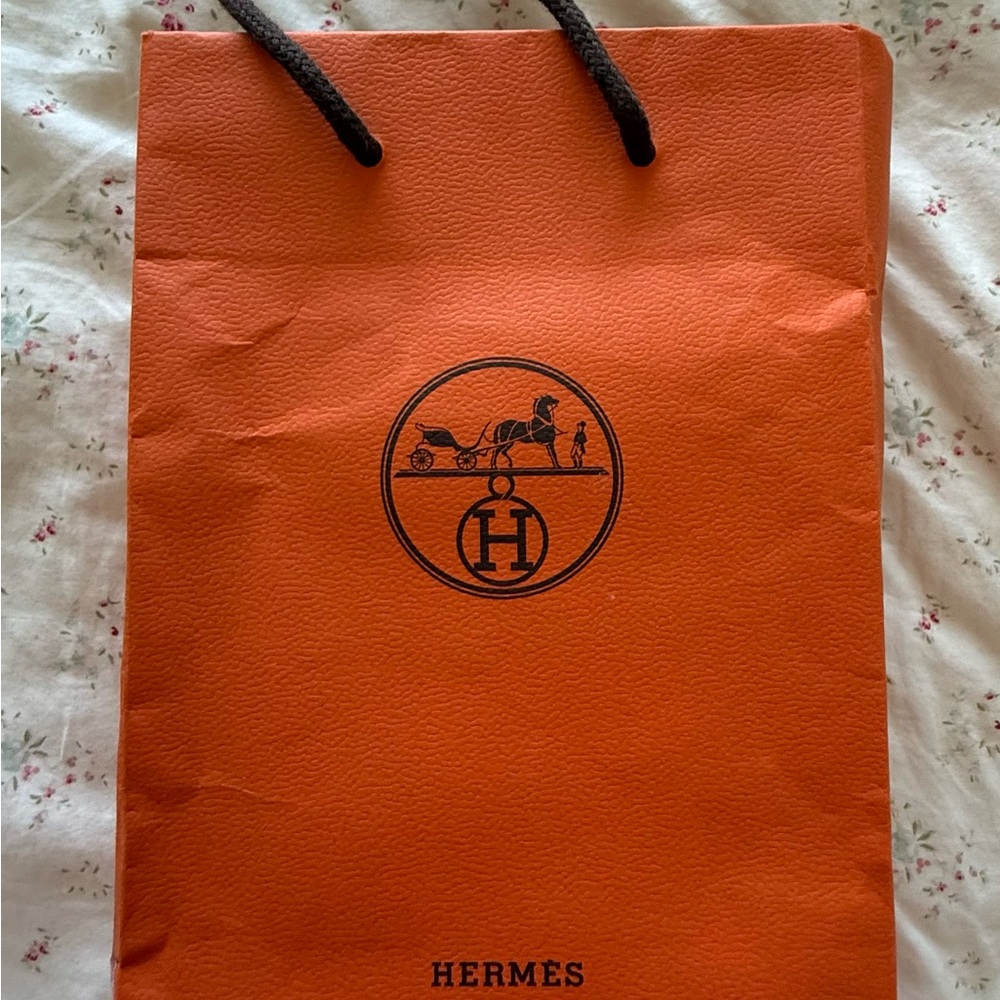 Hermès Orange Gift Box with Ribbon - Picture 4 of 9